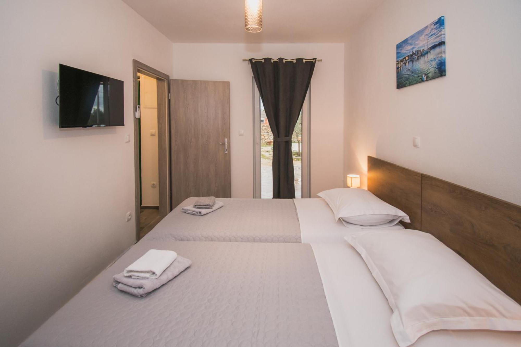 Marcelovi Dvori Bed and Breakfast Pirovac Δωμάτιο φωτογραφία